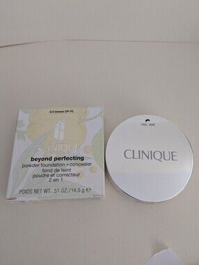 Clinique Beyond Perfecting Powder Foundation + Concealer - 0.5 Breeze